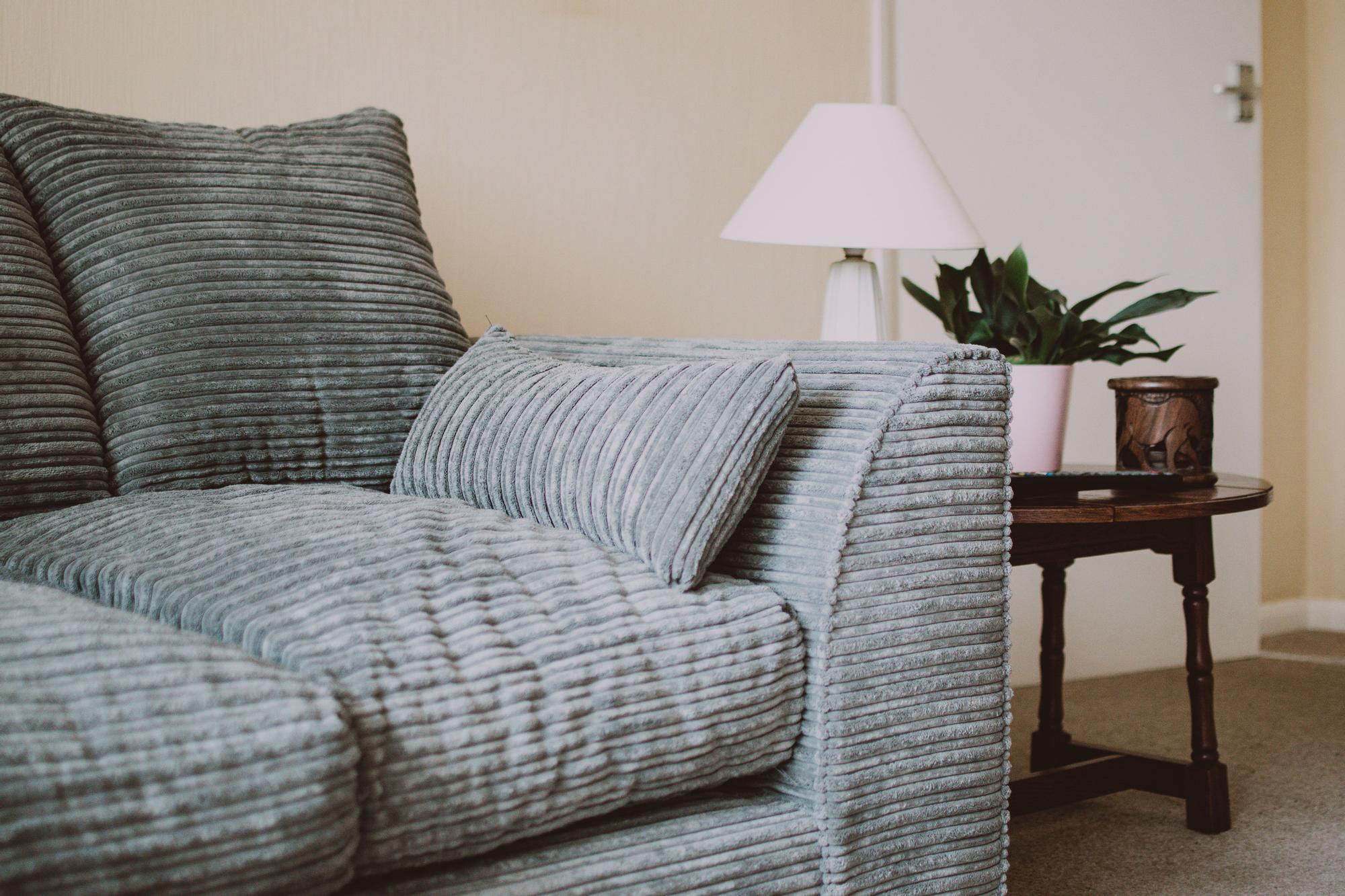 Si tienes este sofá en casa no estás a la moda