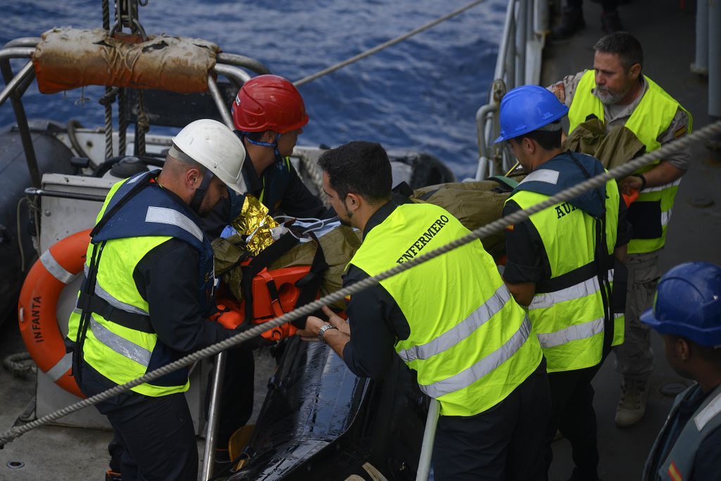 La Armada simula el accidente de un submarina para rescatar a su tripulación