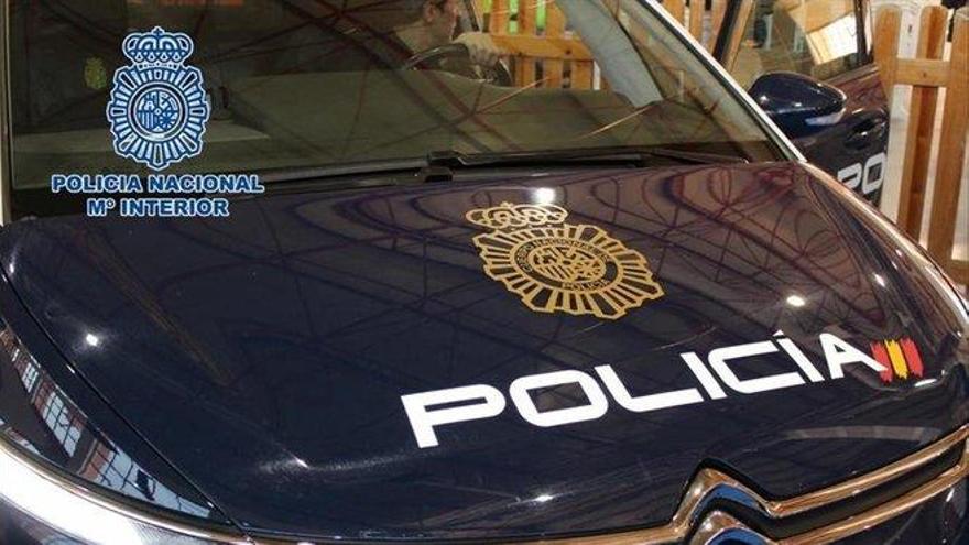 Detenido un joven tras acuchillar en el cuello a un peatón al que no conocía en Valencia