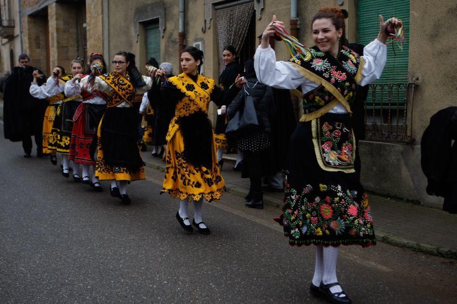 Baile del Niño en Venialbo