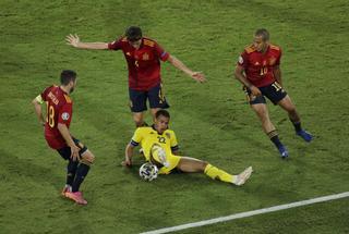 España se desespera por la falta de gol ante Suecia