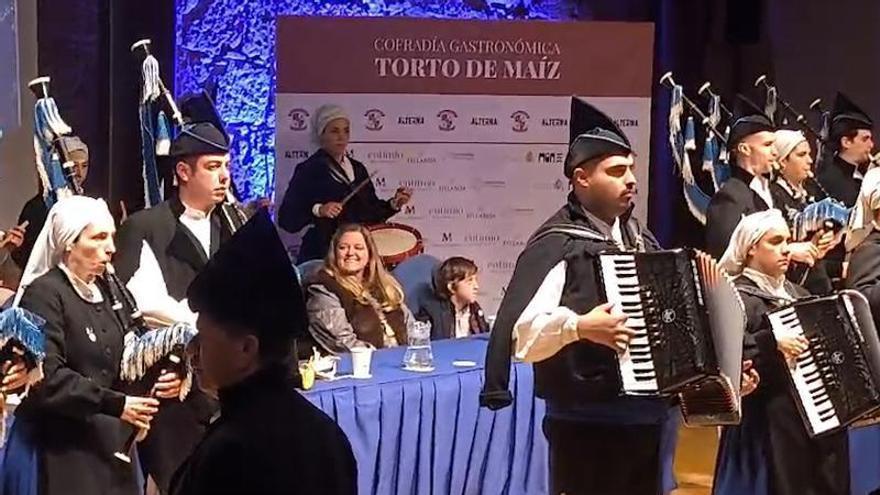 "El Ángel de Javi" se lleva el aplauso más emocionante de la Cofradía del Tortu: "La gente alucina cómo se comportan Oviedo y Asturias ante esta terrible enfermedad"