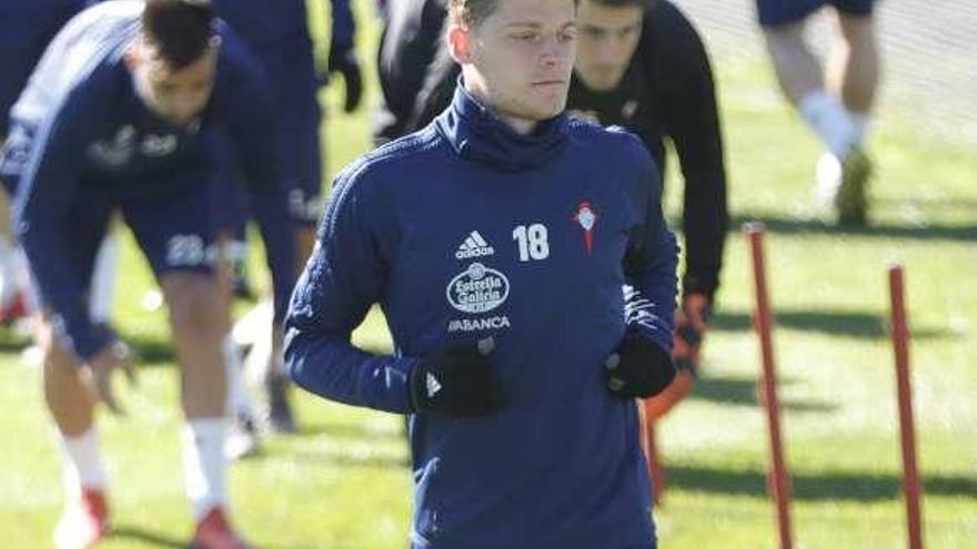 Mathias Jensen en un entrenamiento del pasado curso. // R. Grobas