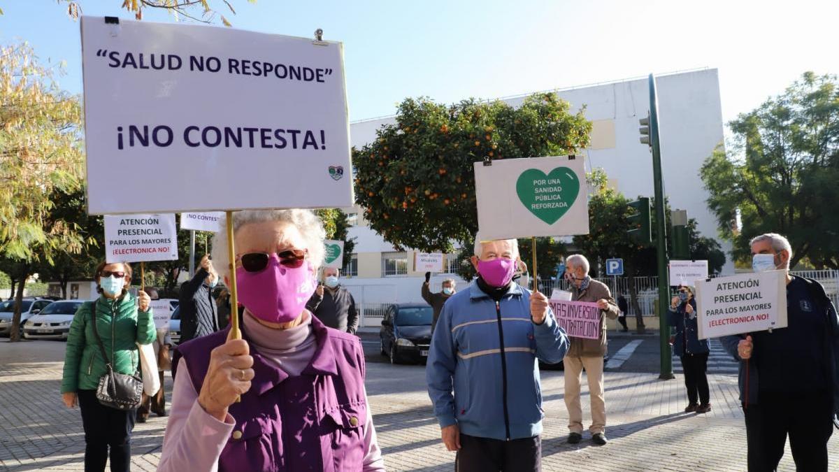 Vecinos de La Fuensanta protestan por el recorte de servicios públicos desde que empezó la pandemia