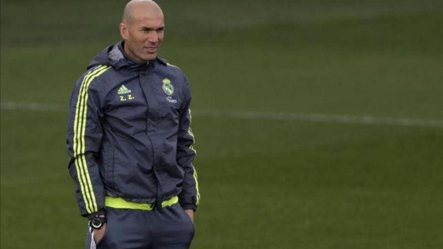 Zidane vuelve al Real Madrid hasta 2022