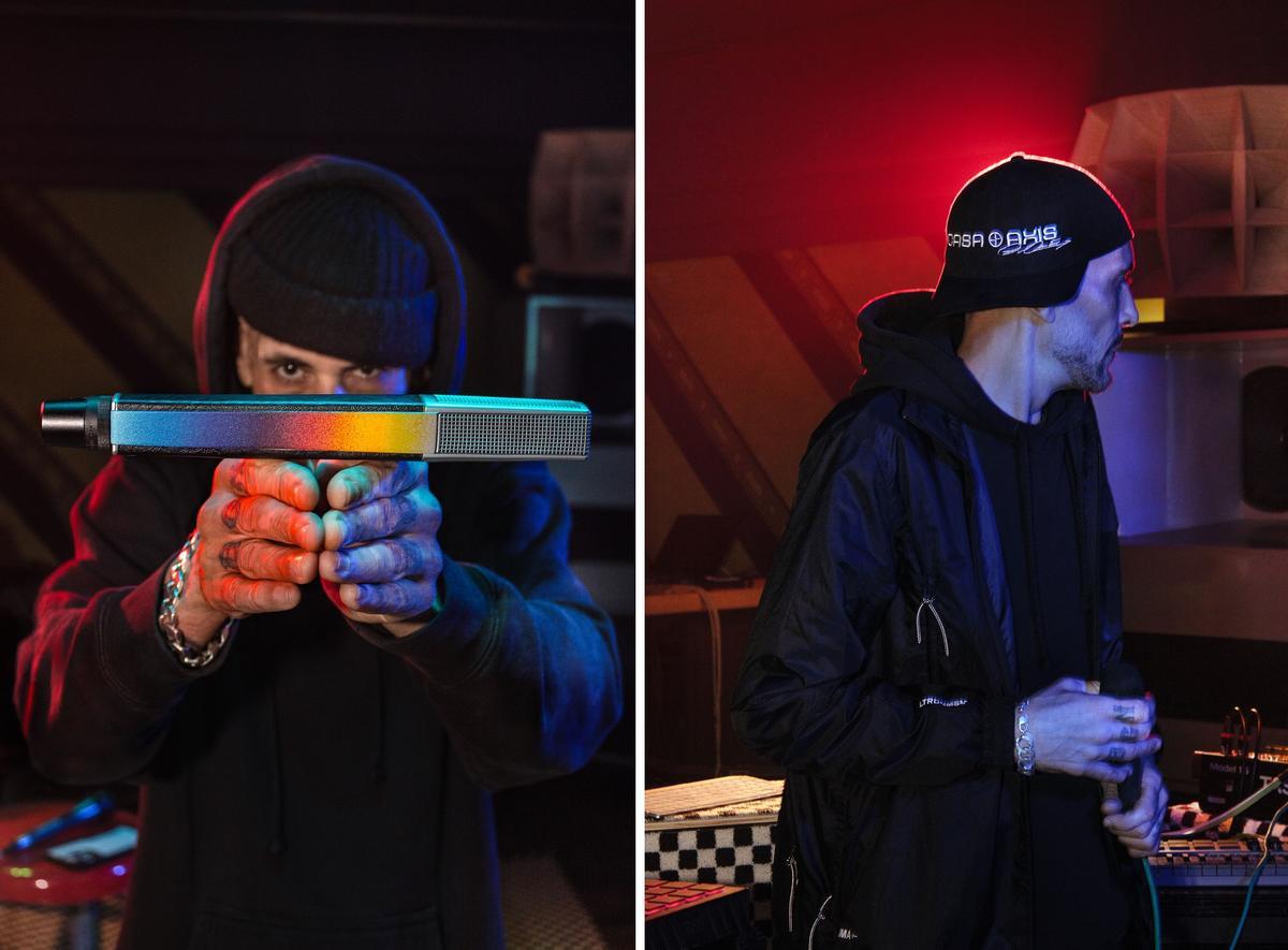 El artista Mucho Muchacho, Oliver Gallego, en los estudios de Casa Axis de Felipe Pantone.