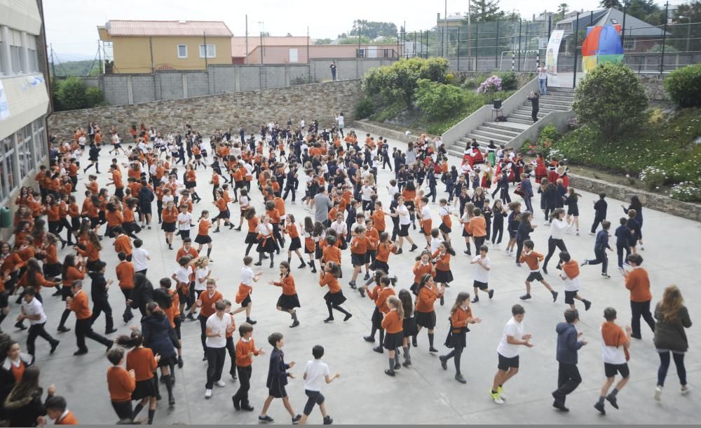 Muiñeira con 450 alumnos del colegio Franciscanas