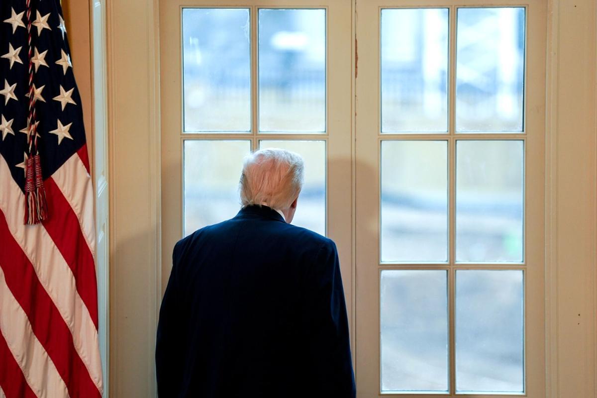 Donald Trump, ante la ventana del Despacho Oval de la Casa Blanca.