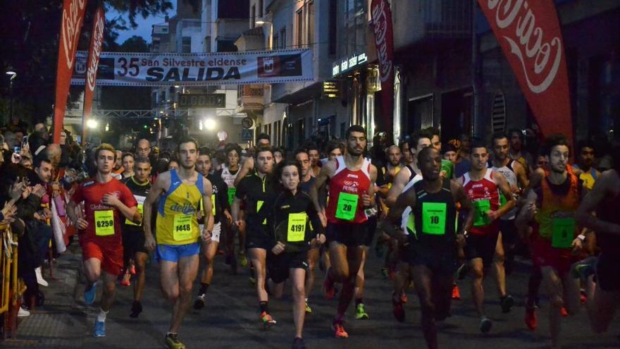 Imagen de la salida de la pasada edición de la San Silvestre Eldense.