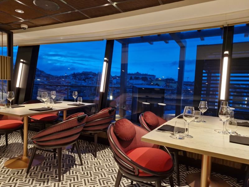 Sukhotai, un restaurante de crucero con vistas