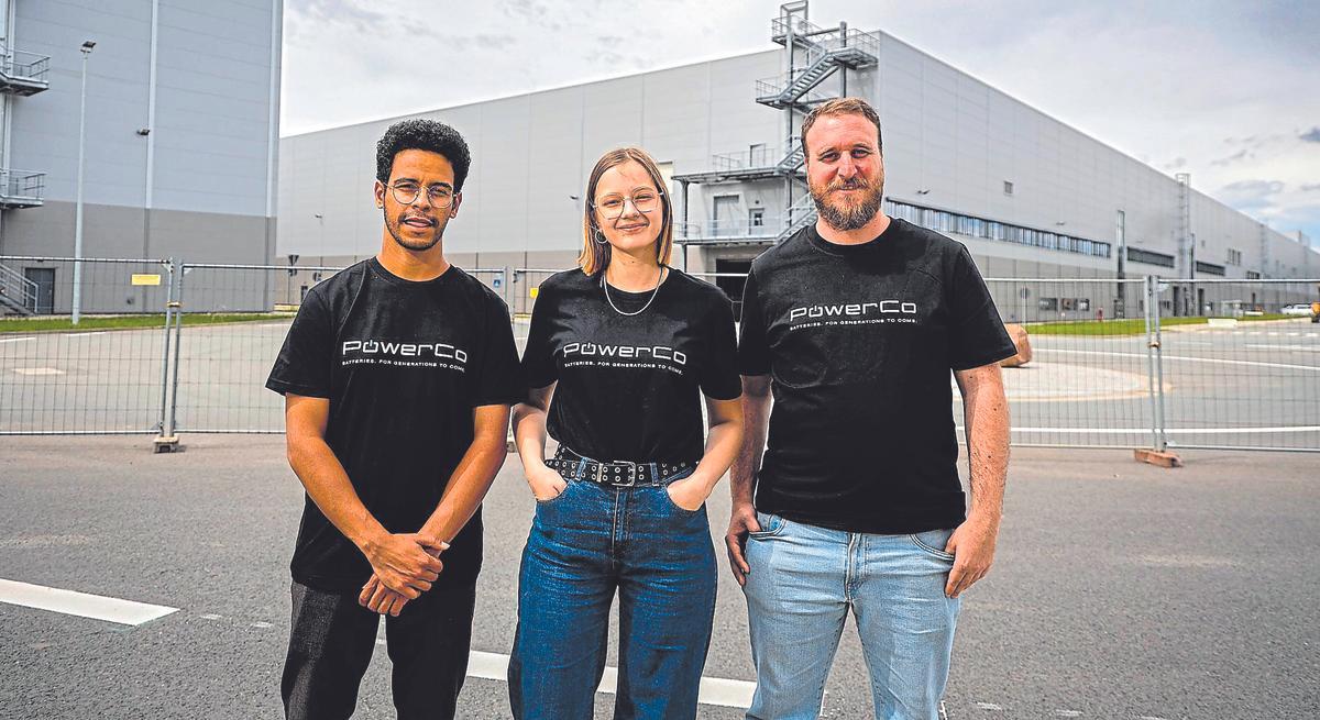 Los valencianos Kacem Claramunt, Adele Balseviciute y Diego Cuenca, en Salzgitter para adquirir experiencia.