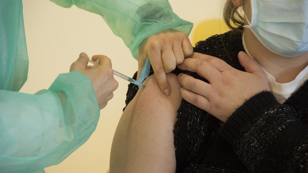La vacunación en la residencia de Silleda tuvo lugar en enero. // BERNABÉ / ANA AGRA