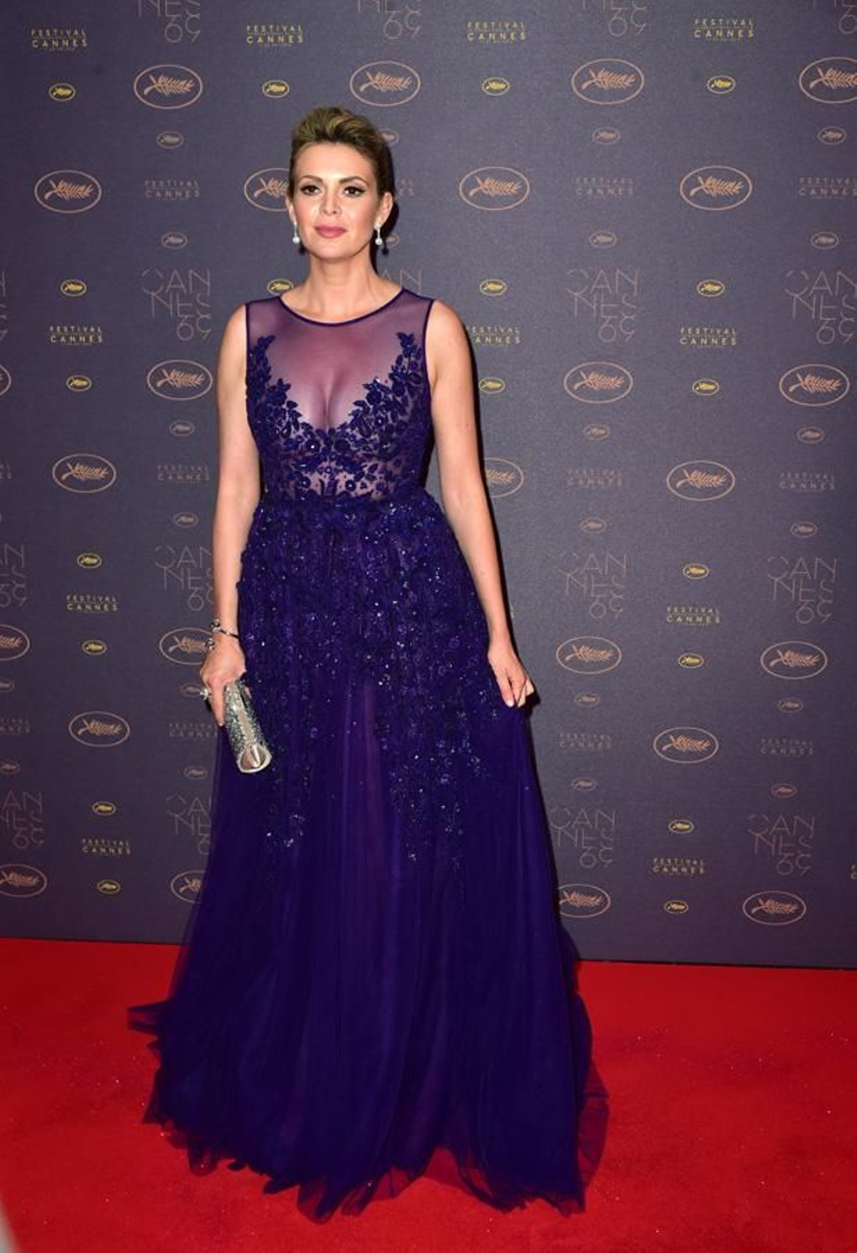 Cena de Apertura de Cannes 2016: Carly Steel