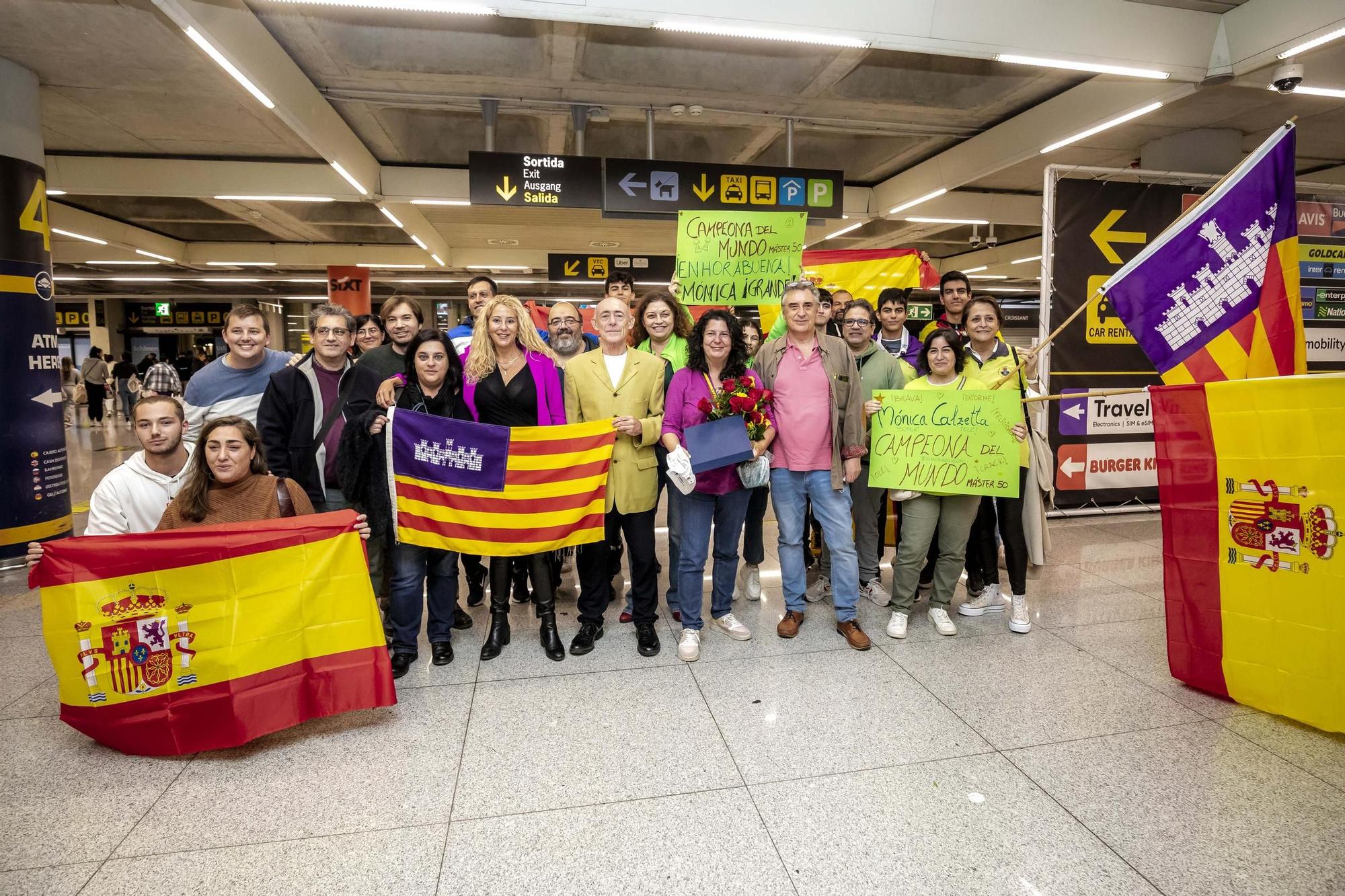 Gran recibimiento a la mallorquina Mónica Calzetta, Campeona del Mundo de ajedrez