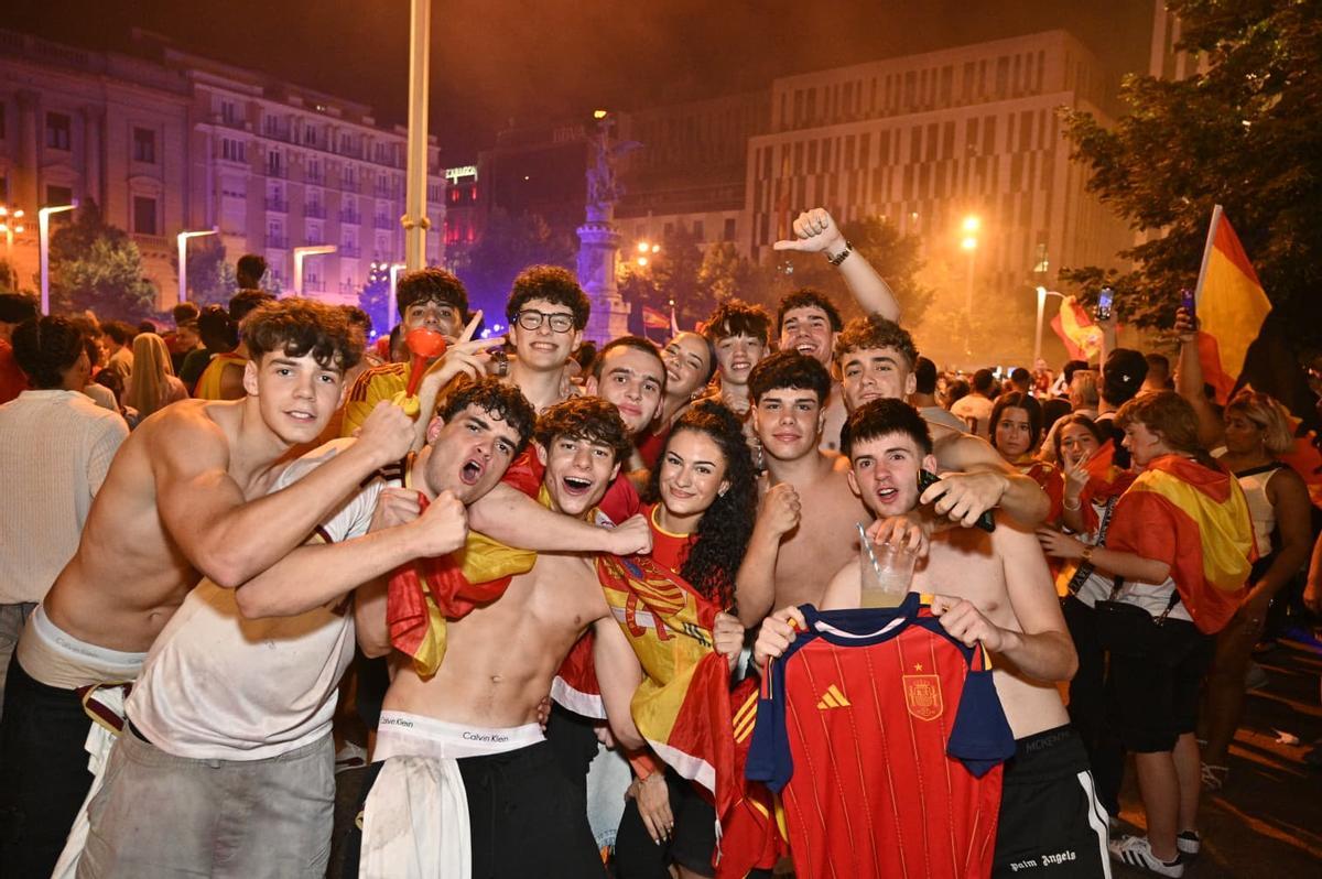 En imágenes | Zaragoza celebra el triunfo de España en la final del Mundial
