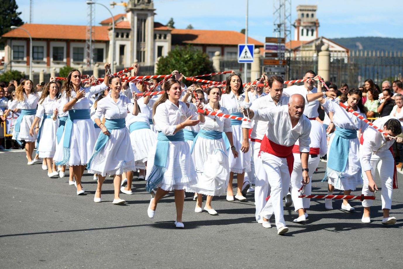 La Danza de Espadas de Marín rompe con dos años de pandemia