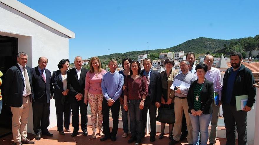 La consejera Medio Ambiente, con la Junta Rectora Sierra Nieves