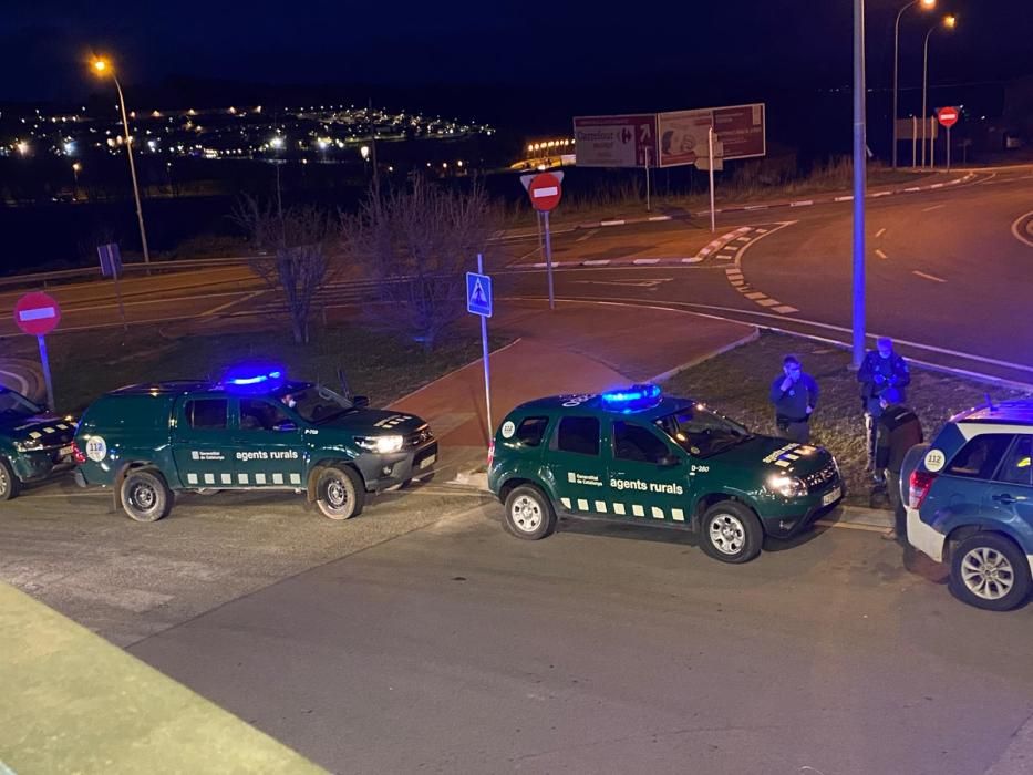 Els cossos de seguretat homenatgen els sanitaris de Berga