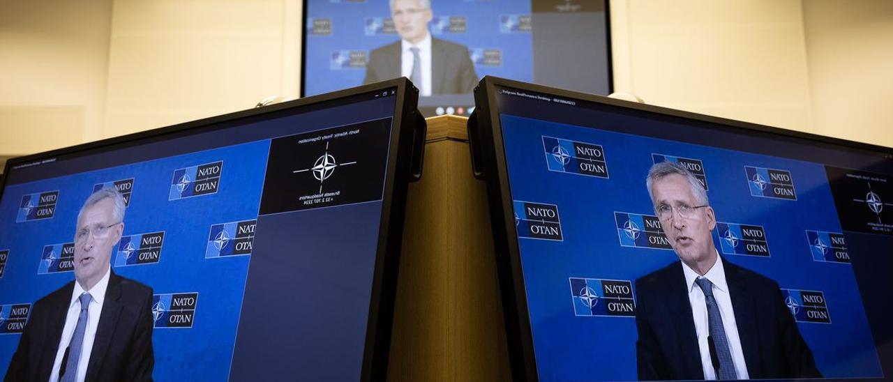 Jens Stoltenberg, secretario general de la OTAN, participa por videoconferencia en el Bucarest 9 Summit el pasado 9 de junio.