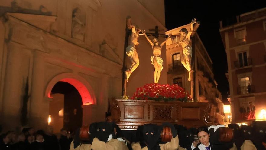Semana Santa en Alicante 2026: La Hermandad del Perdón emociona con la tradicional procesión "de los sacos"