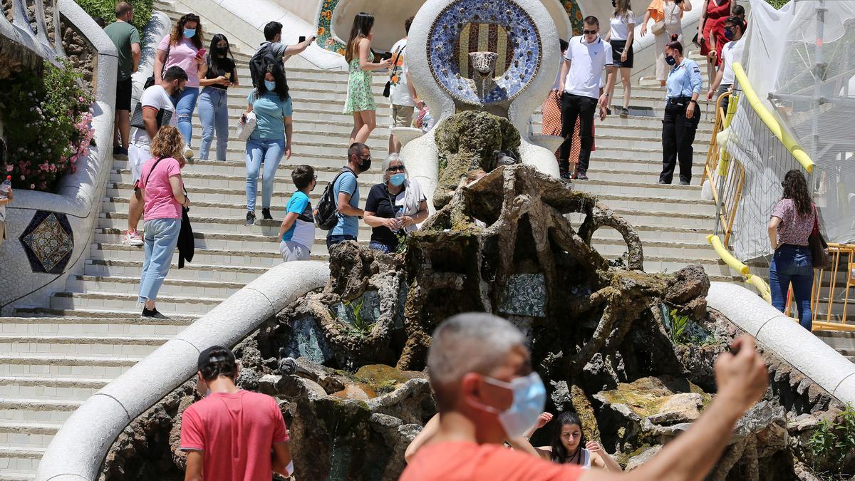 Turistas en el Parc Güell