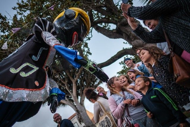 Desfile de la pandorga y los caballitos de fuego, en La Laguna