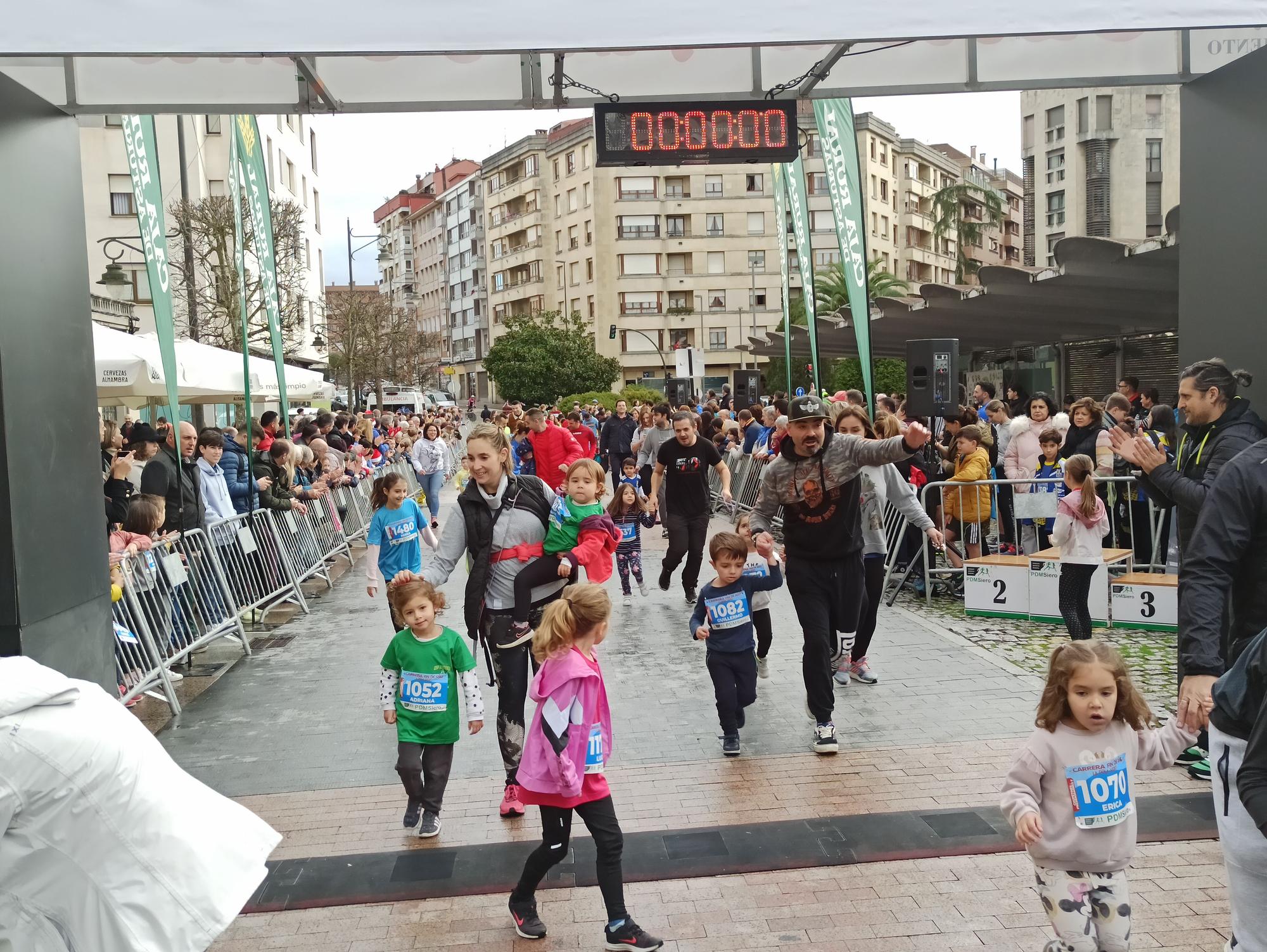 Casi 1.500 participantes disputan la carrera de Fin de Año de Pola de Siero