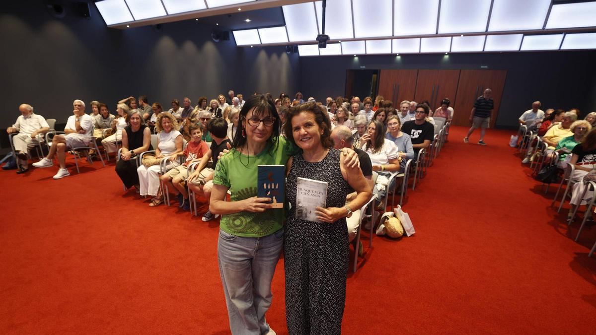 Por la izquierda, Mónica Rodríguez y Silvia Ribelles, en el Club LA NUEVA ESPAÑA.
