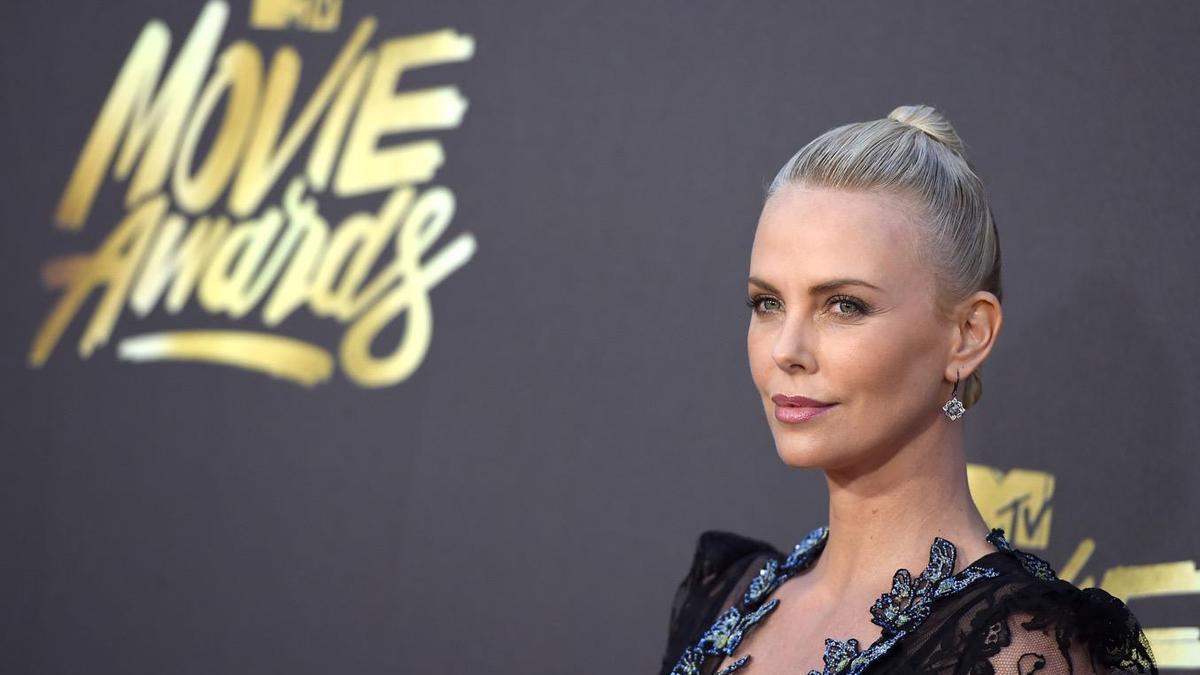 Charlize Theron en la entrega de premios 'MTV Movie Awards'