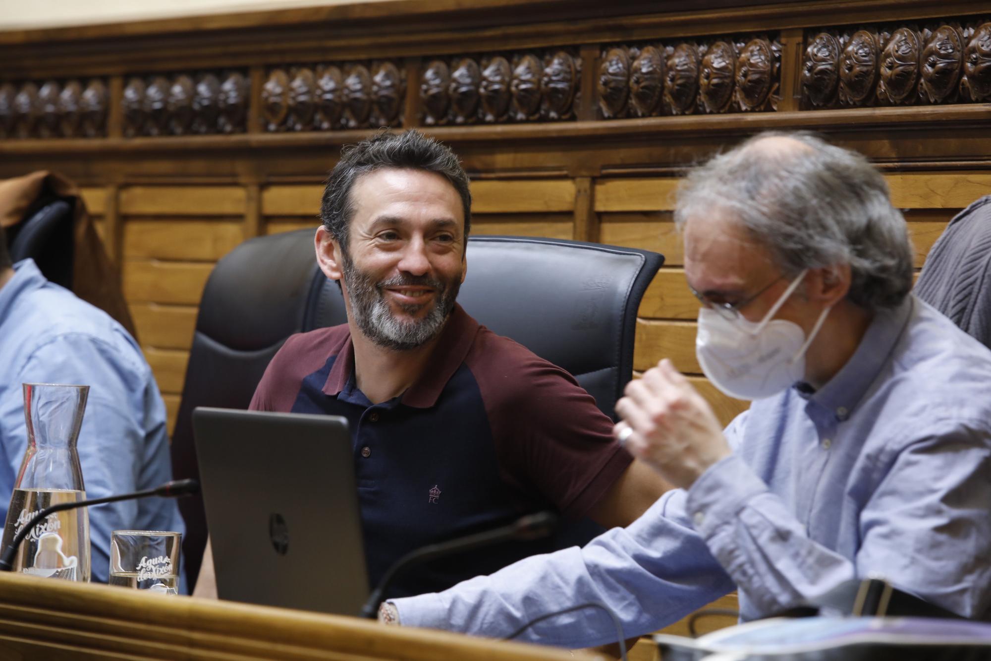 En imágenes: Gijón celebra el pleno municipal de octubre