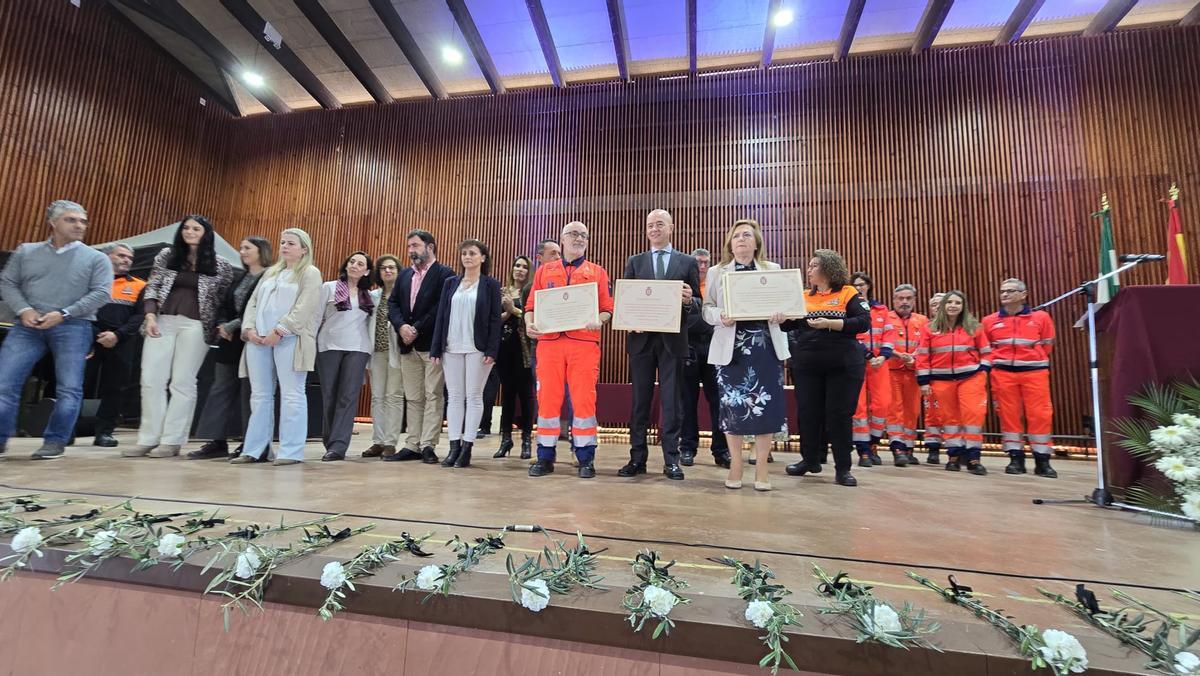 Adamuz homenajea a los héroes de la tragedia