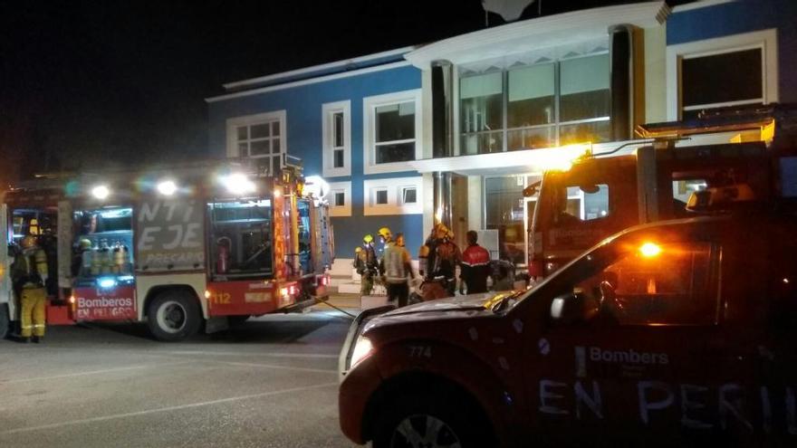 Un incendio calcina la sauna del Tiro de Pichón de Elche