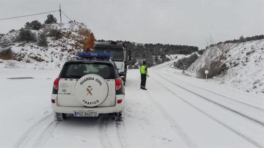 Desembolsados los 580 camiones que estaban retenidos en Teruel por la nieve