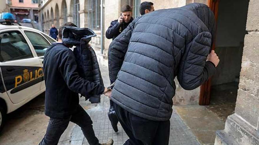 Prisión para dos detenidos por atracar un prostíbulo de Palma