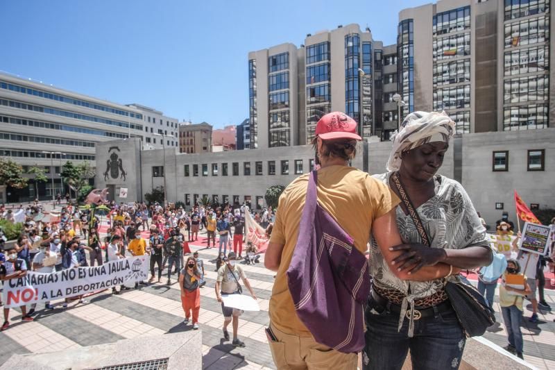 Concentración 'Canarias no es una jaula'