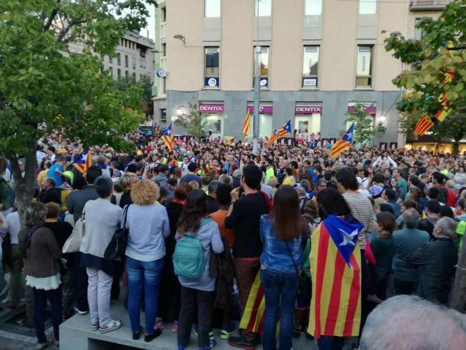 Concentració a Manresa contra els atacs a les institucions catalanes