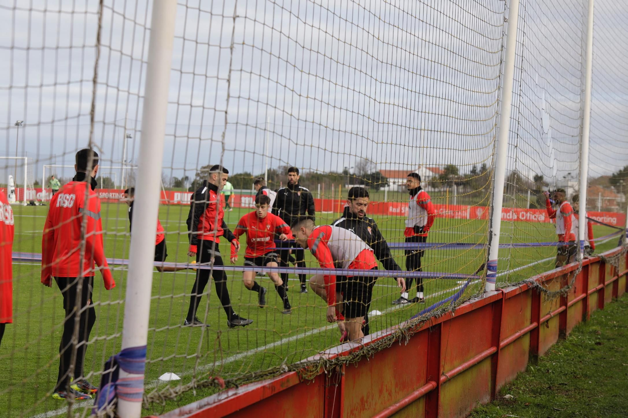 EN IMÁGENES: Primer entrenamientos del Sporting tras el cierre del mercado de fichajes de invierno