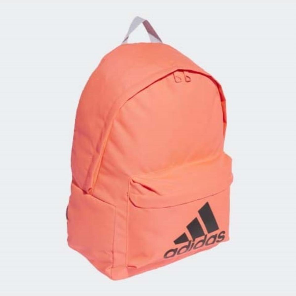 Mochila clásica o “backpack”: Adidas