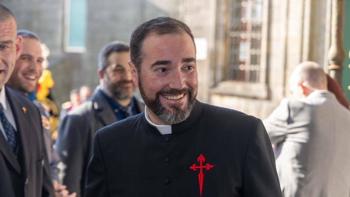 D. Víctor Suárez Gondar: "La Semana Santa de Santiago ya late en los muros de la ciudad"