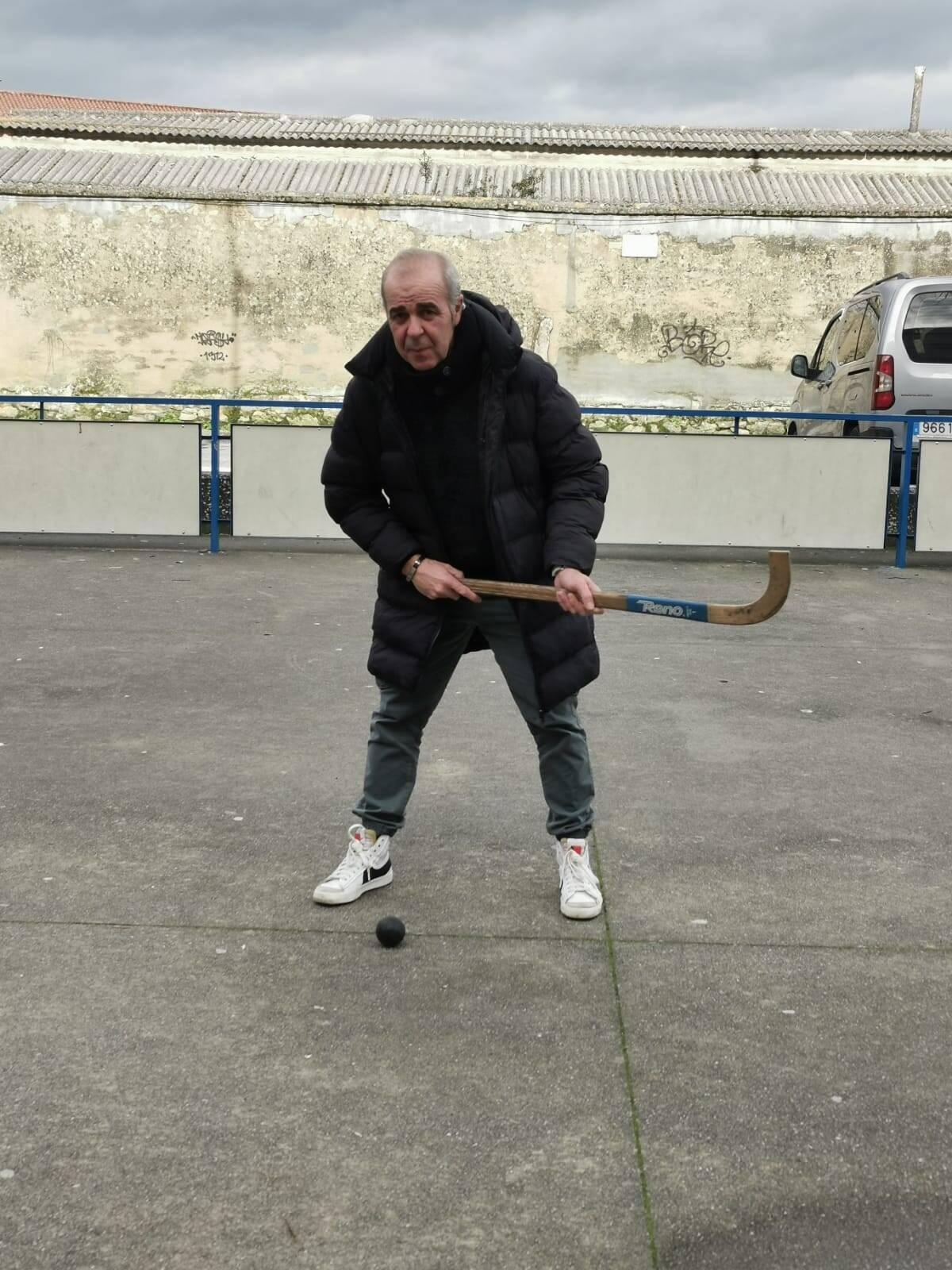 Víctor Cid té 55 anys i viu a Allariz (Galícia) des del 2007