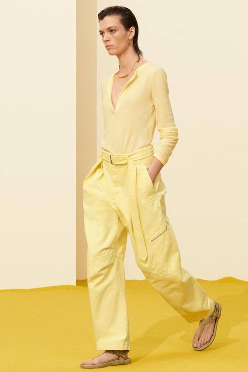 Look en amarillo de Zara SRPLS