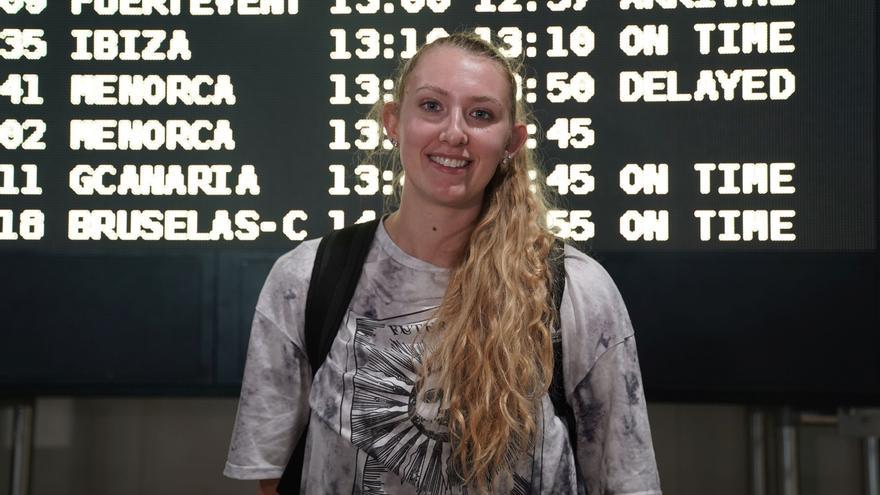 Llegada y primeras palabras de Lauren Cox como jugadora del Valencia Basket