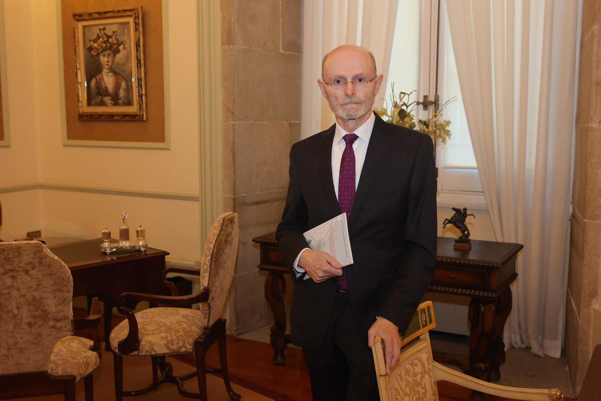 El historiador Alfredo Vigo Trasancos ingresa en el Instituto José Cornide de Estudios Coruñeses