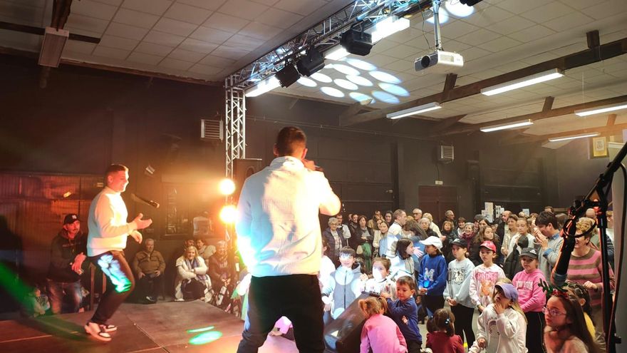 Éxito de la gala solidaria de Salas: 2.000 euros recaudados para ayudar a las familias de Paiporta