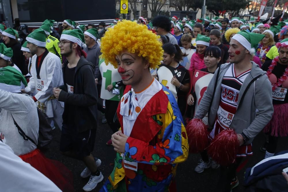 Cerca de 6.000 corredores toman la salida de la Alameda unas horas antes de la Nochevieja