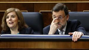 El president del Govern, Mariano Rajoy, i la vicepresidenta, Soraya Sáenz de Santamaría, al Congrés.