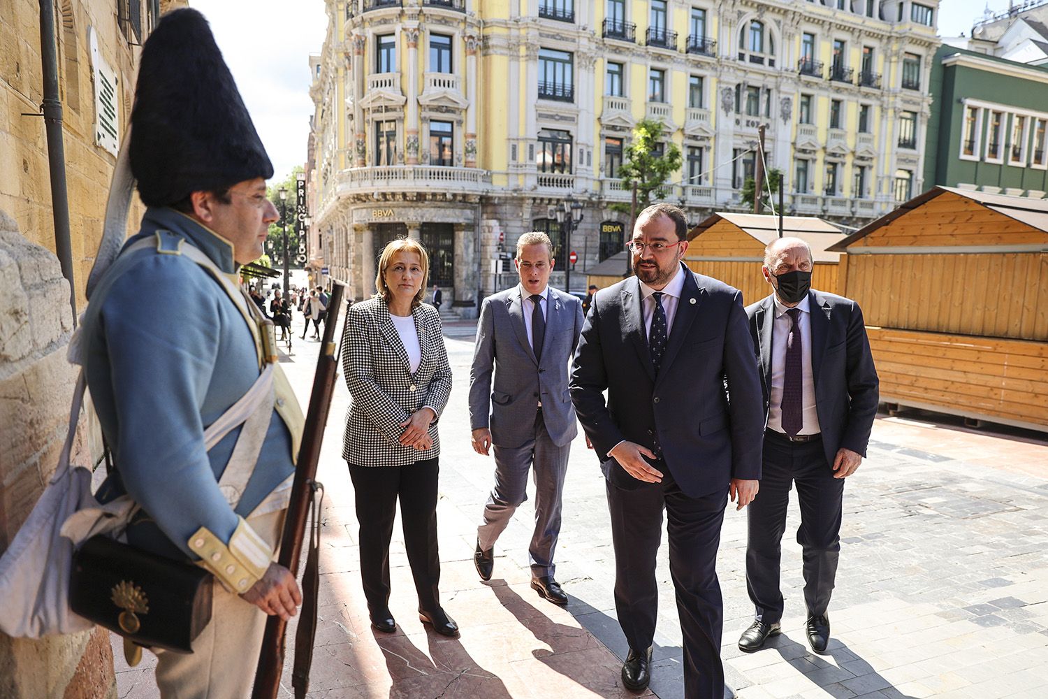 Conmemoración del 25 de mayo de 1808, fecha en la que la Junta General se proclamó soberana y declaró la guerra a la #Francia de #Napoleón