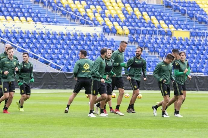 19.01.19. Las Palmas de Gran Canaria. Fútbol segunda división temporada 2018-19. Entrenamiento de la UD Las Palmas en el Estadio de Gran Canaria. Foto Quique Curbelo