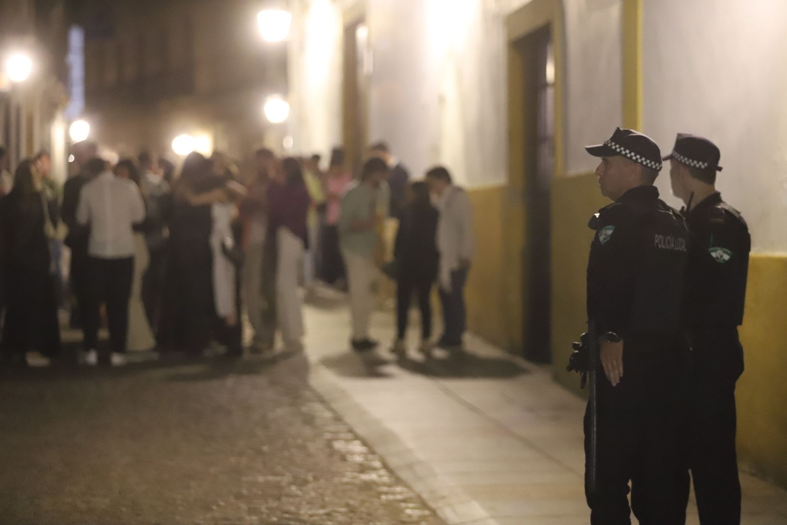 La tercera noche de cruces, en imágenes