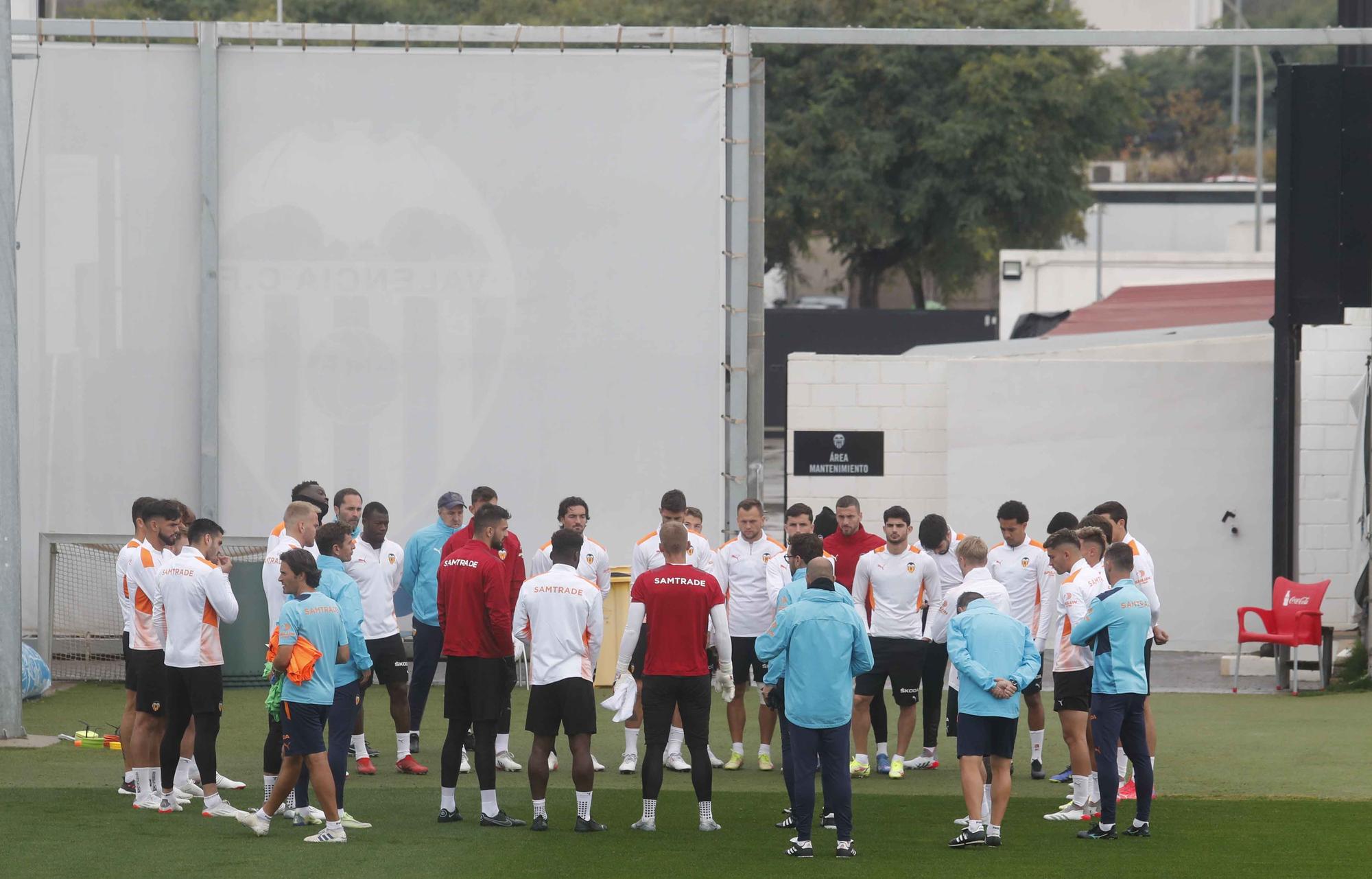 Última sesión antes del partido frente a la Real Sociedad para el Valencia